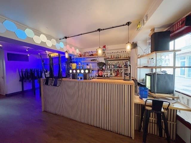 Local commercial · 160 m² · Fonds de commerce — photo 2