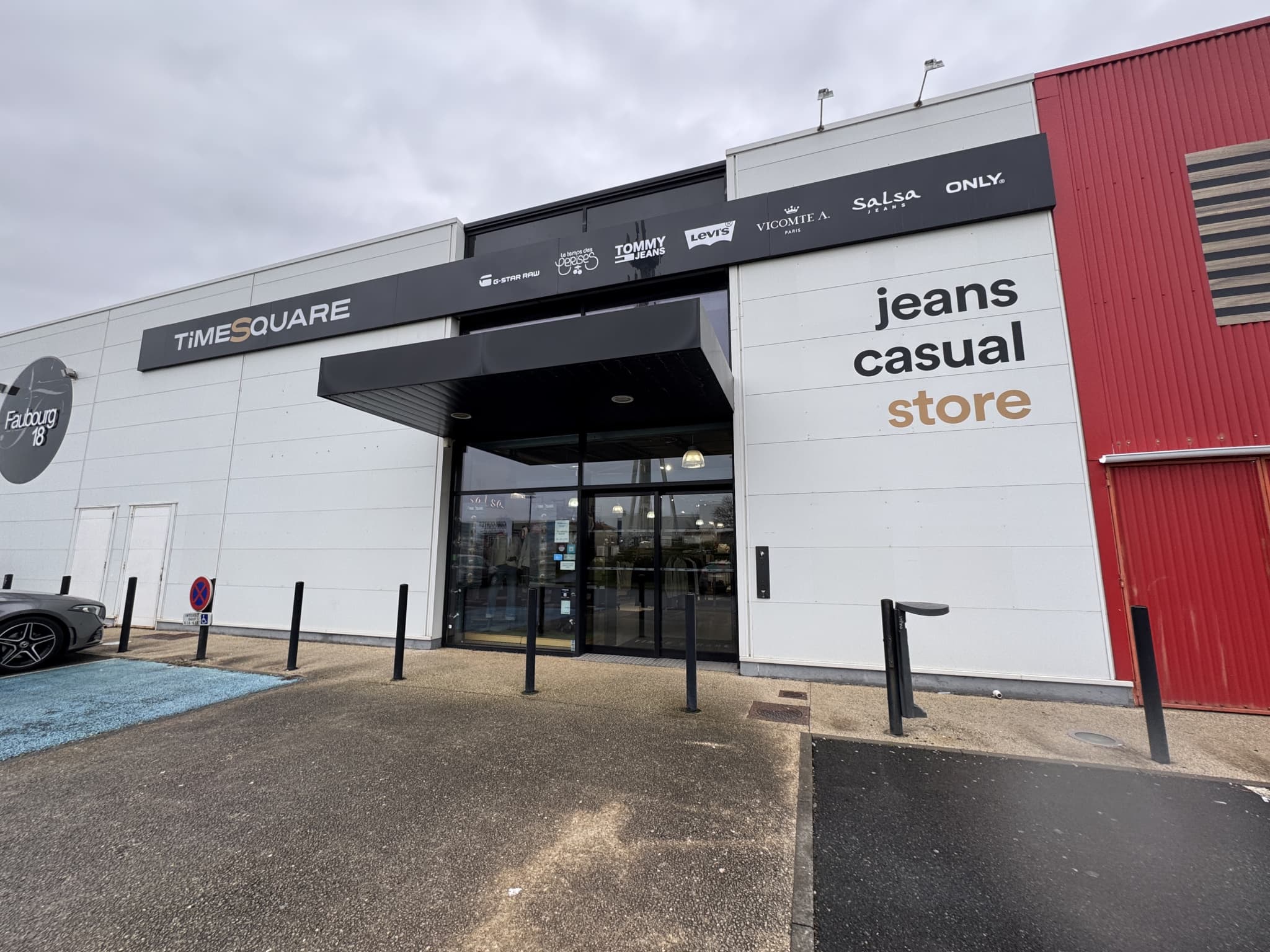Local commercial · 388 m² · Location — photo 1