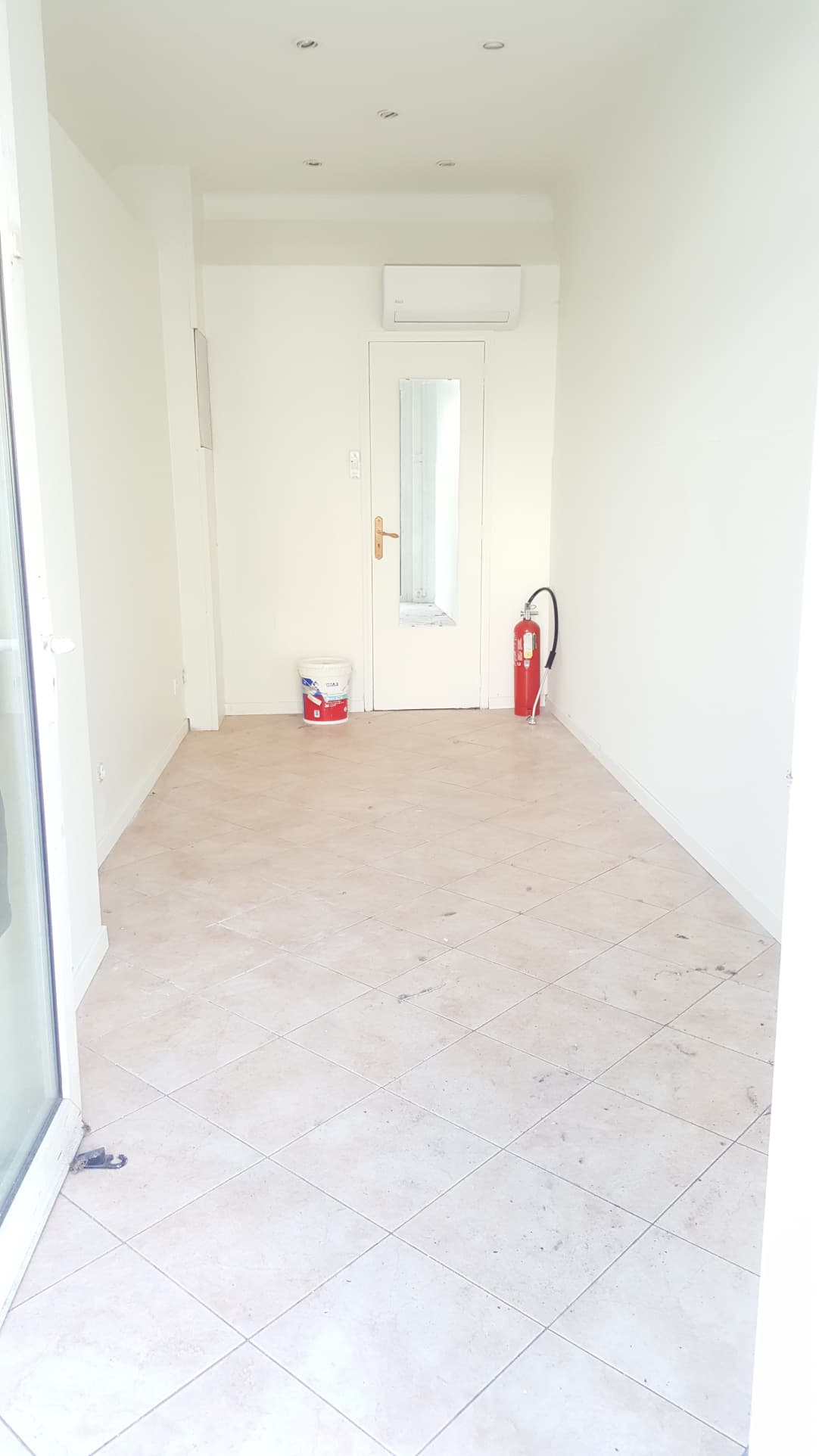 Local commercial · 11 m² · Location — photo 2