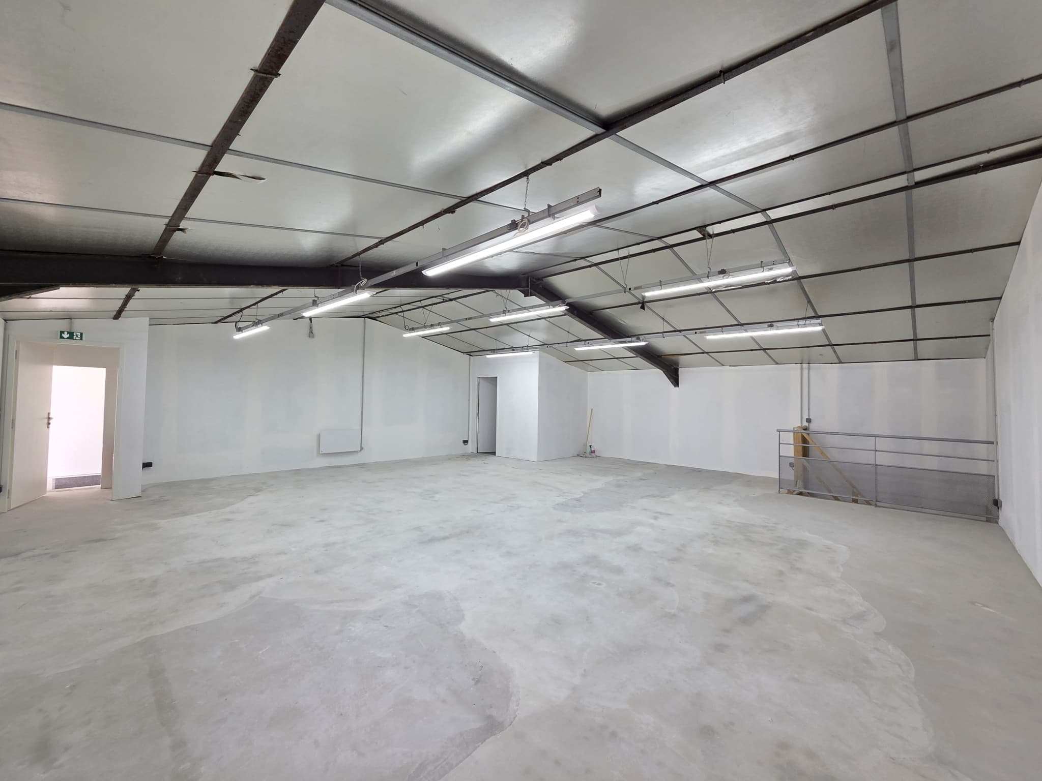 Local commercial · 100 m² · Location — photo 2