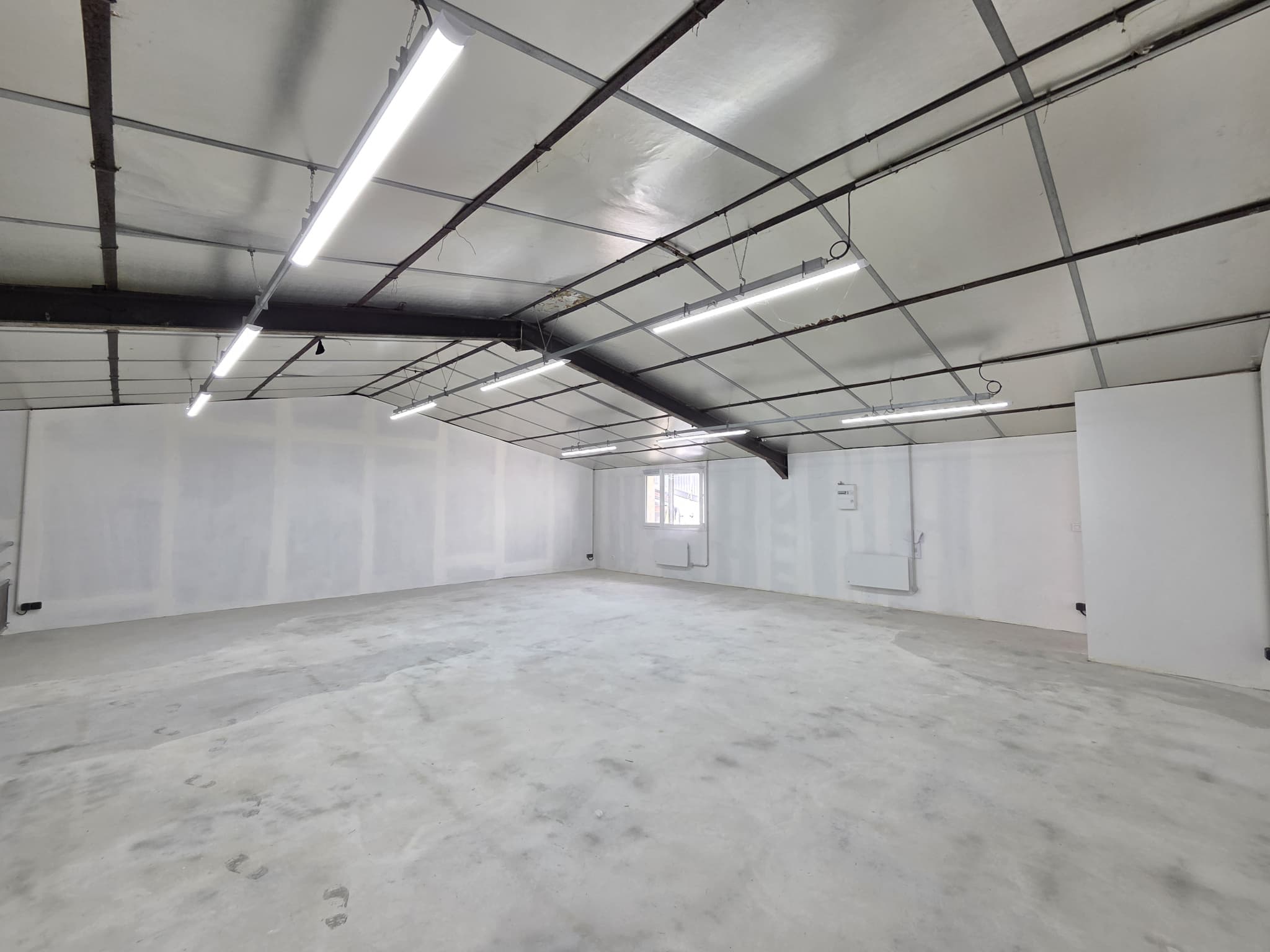 Local commercial · 100 m² · Location — photo 3