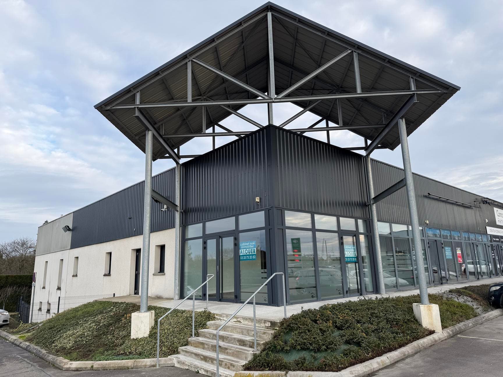 Local commercial · 200 m² · Location — photo 1