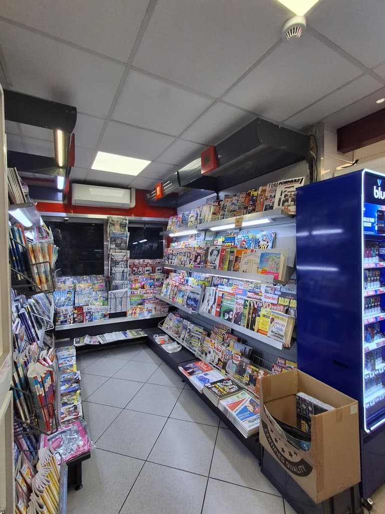 Local commercial · 104 m² · Achat des murs — photo 2