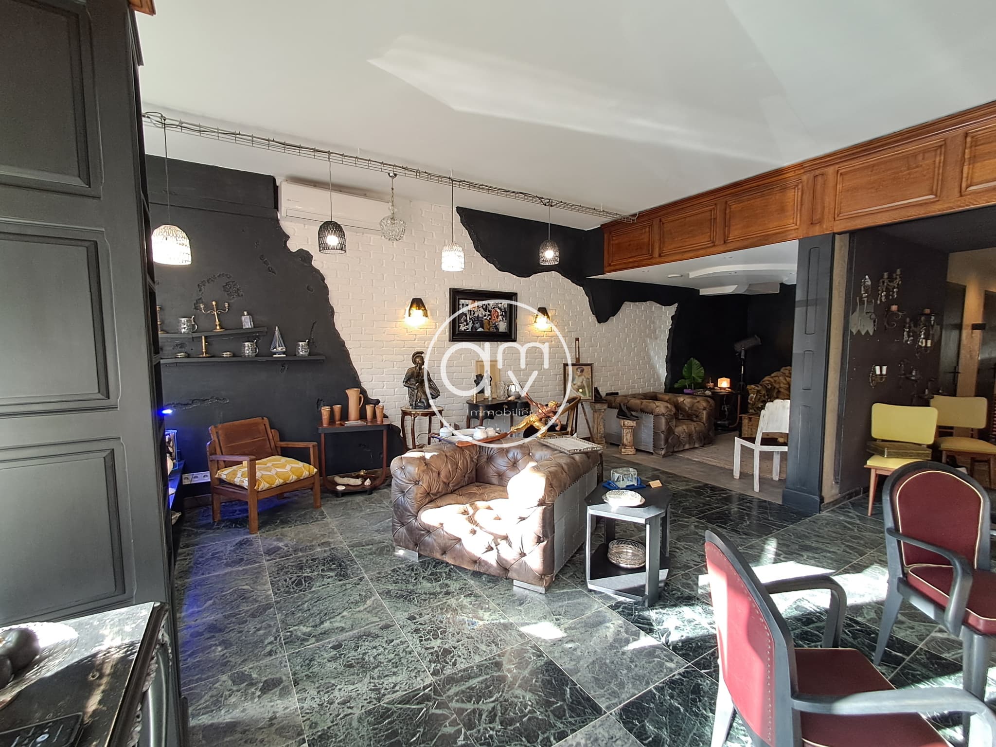 Local commercial · 94 m² · Achat des murs — photo 1