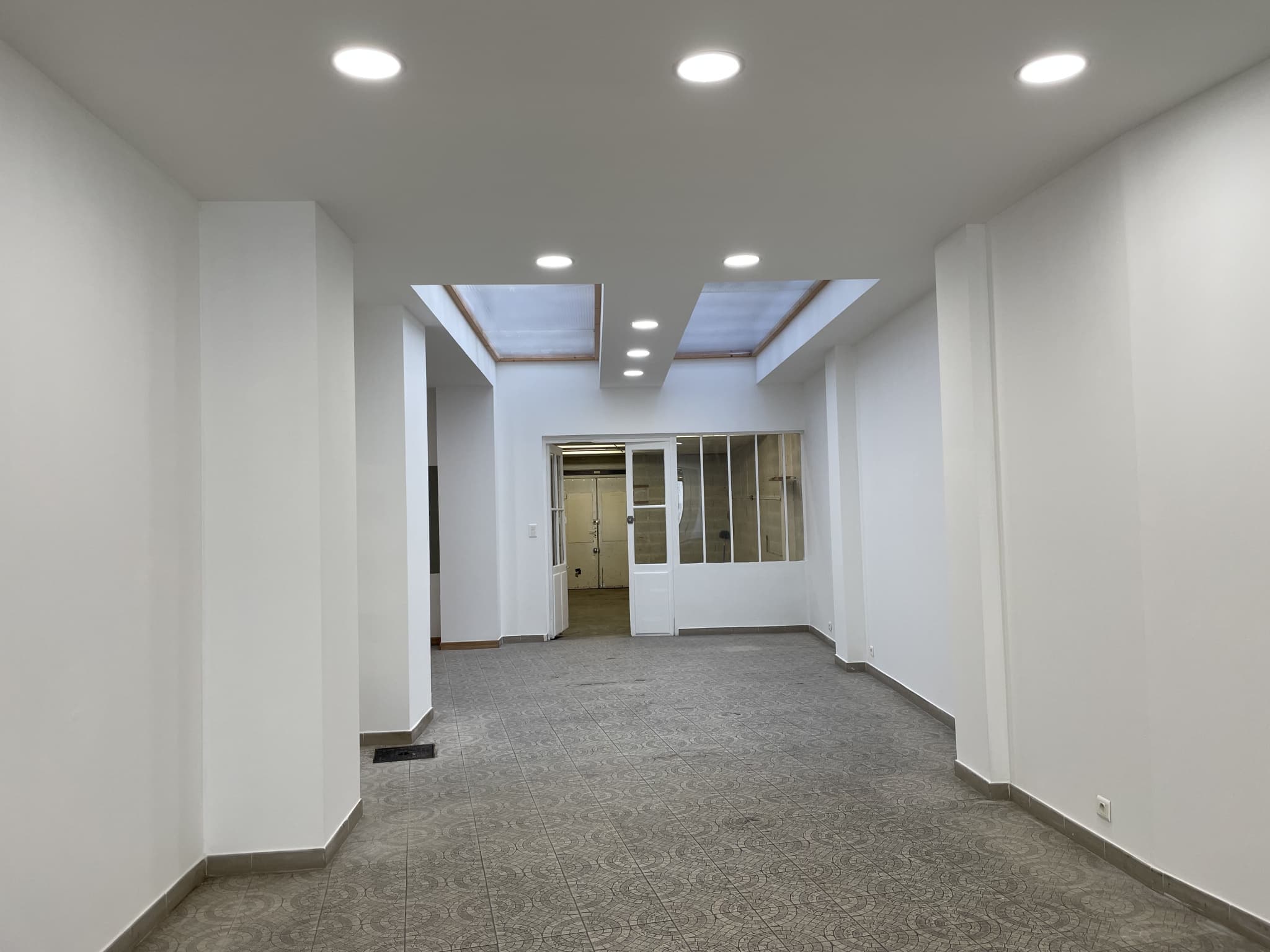 Local commercial · 139 m² · Location — photo 2