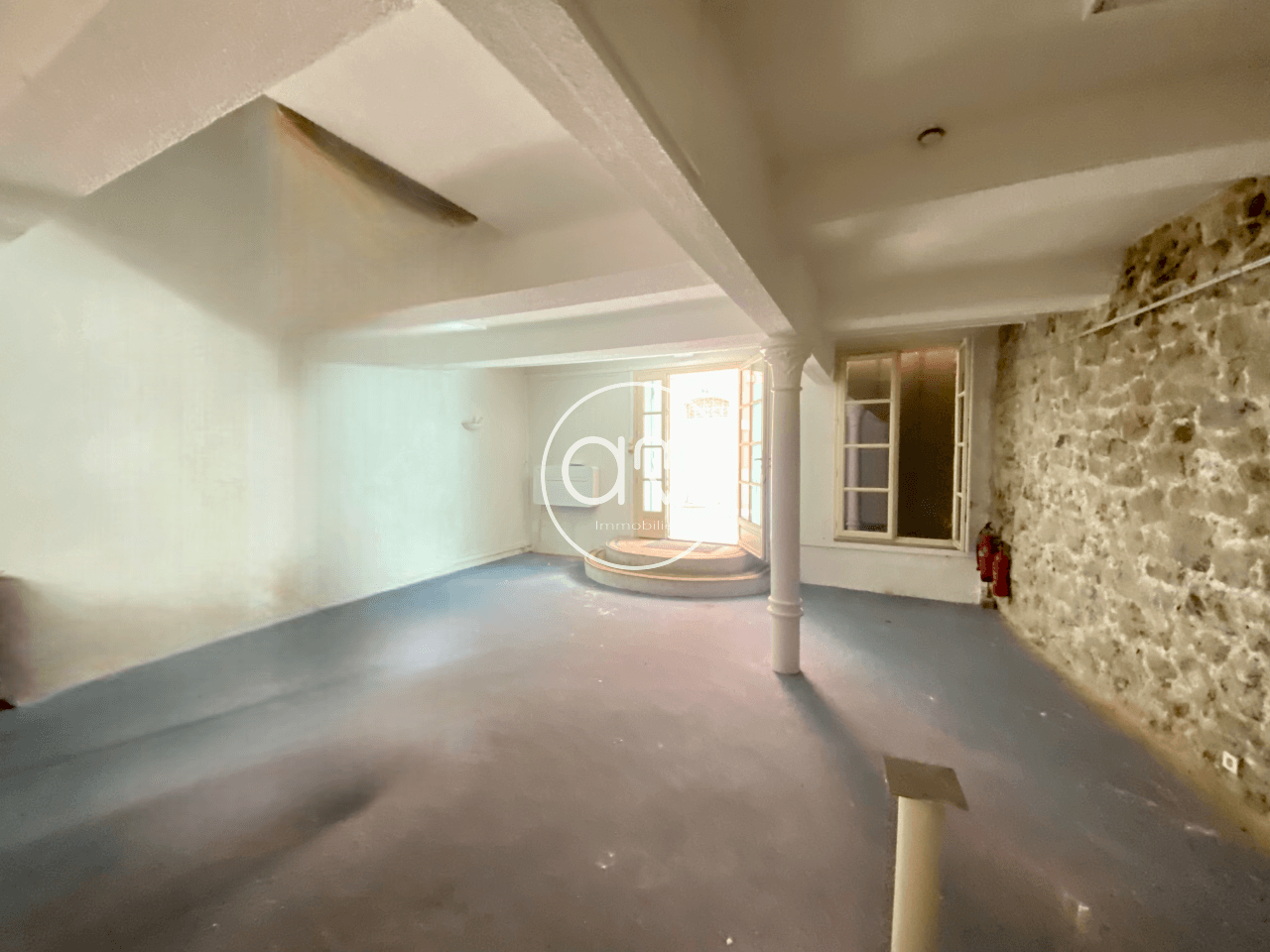 Local commercial · 48 m² · Location — photo 3