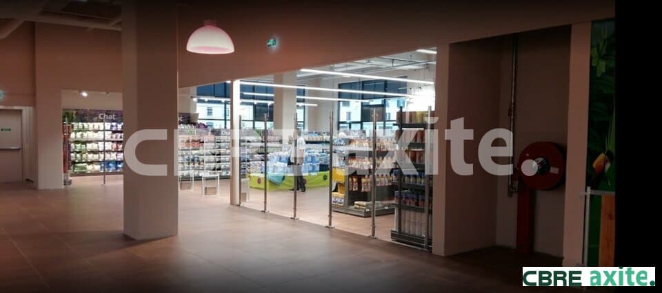 Local commercial · 1243 m² · Location — photo 3