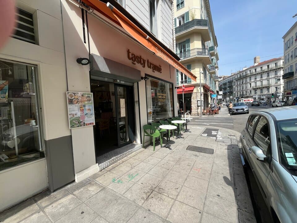 Local commercial · 46 m² · Achat des murs — photo 2