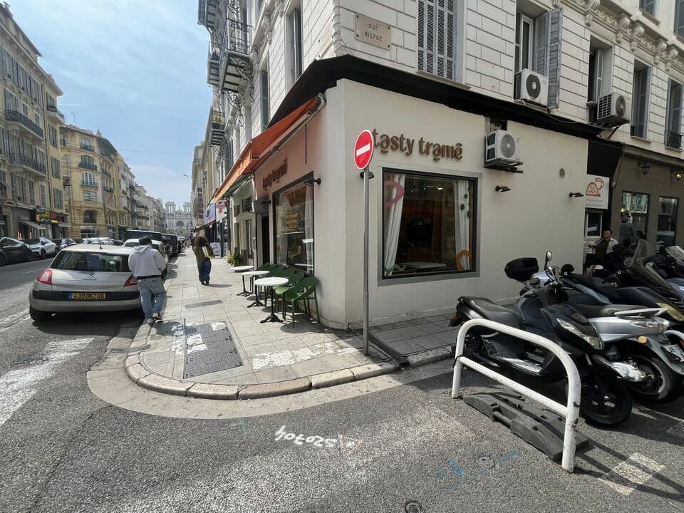 Local commercial · 46 m² · Achat des murs — photo 3