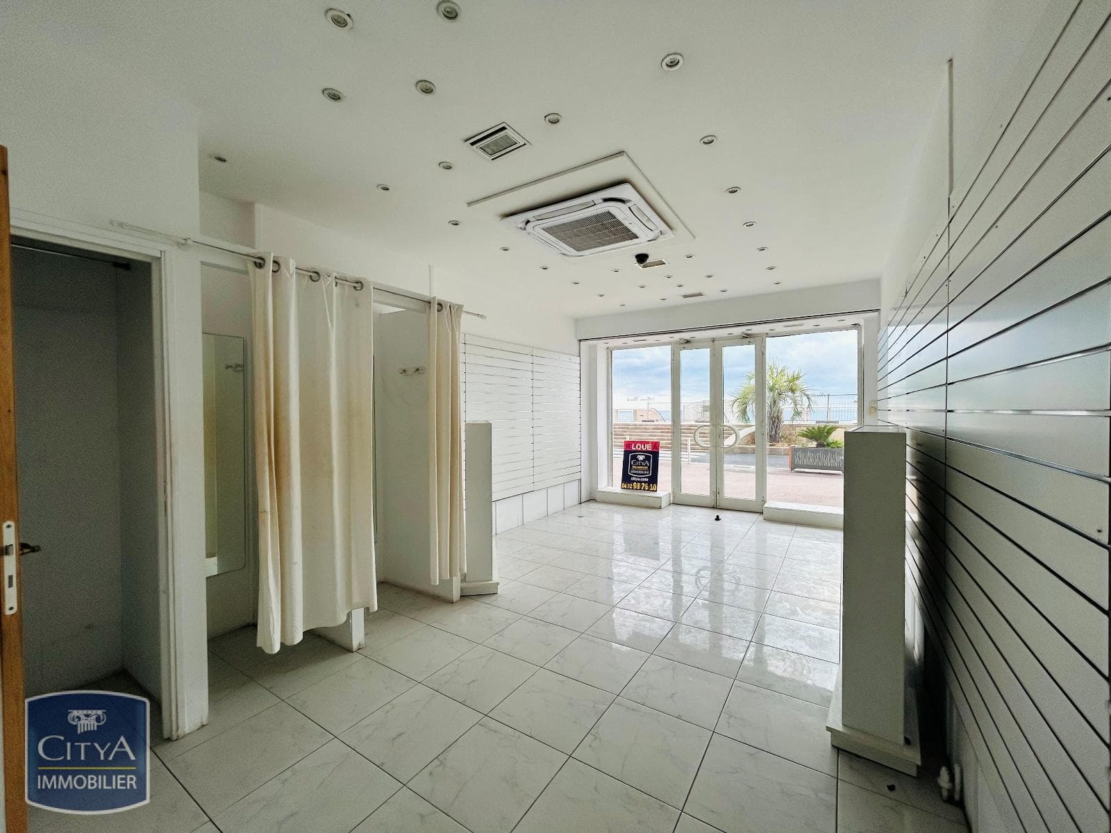 Local commercial · Location — photo 2