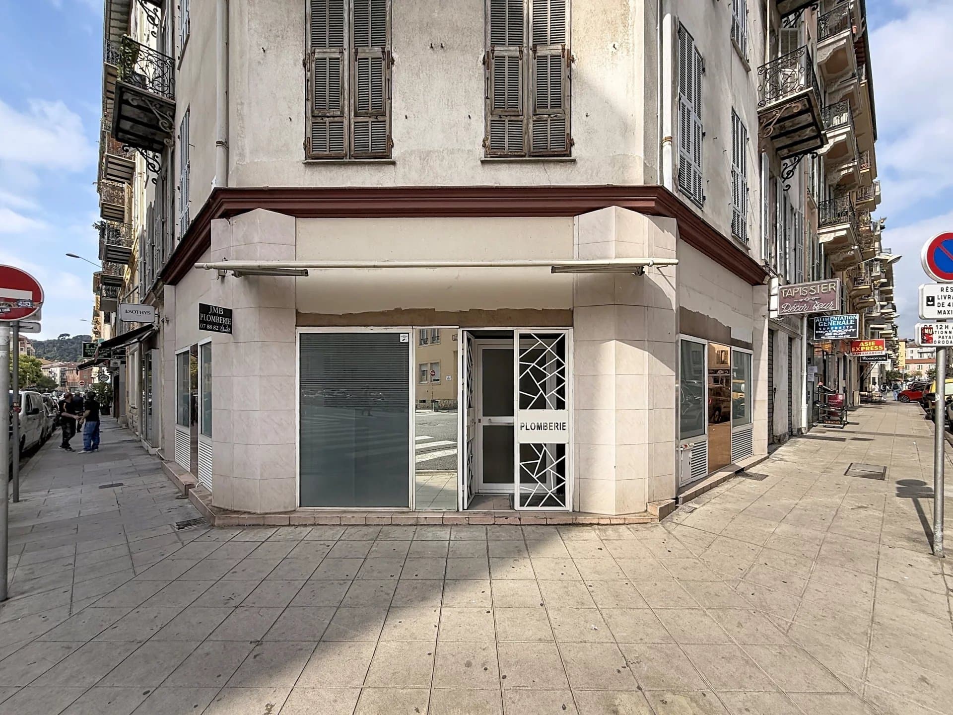Local commercial · 120 m² · Location — photo 1