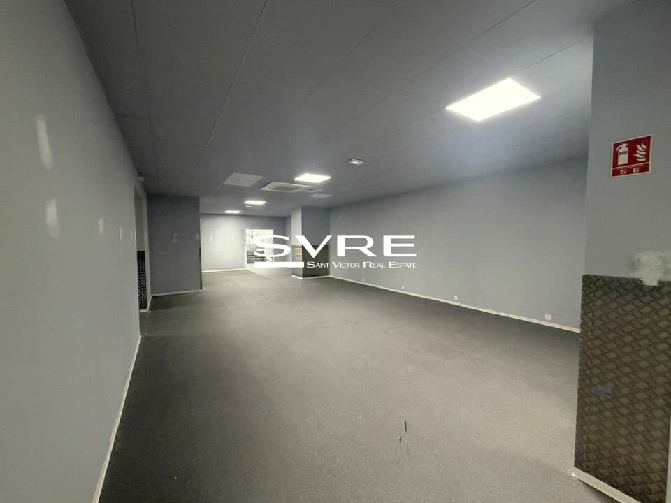 Local commercial · 540 m² · Location — photo 3