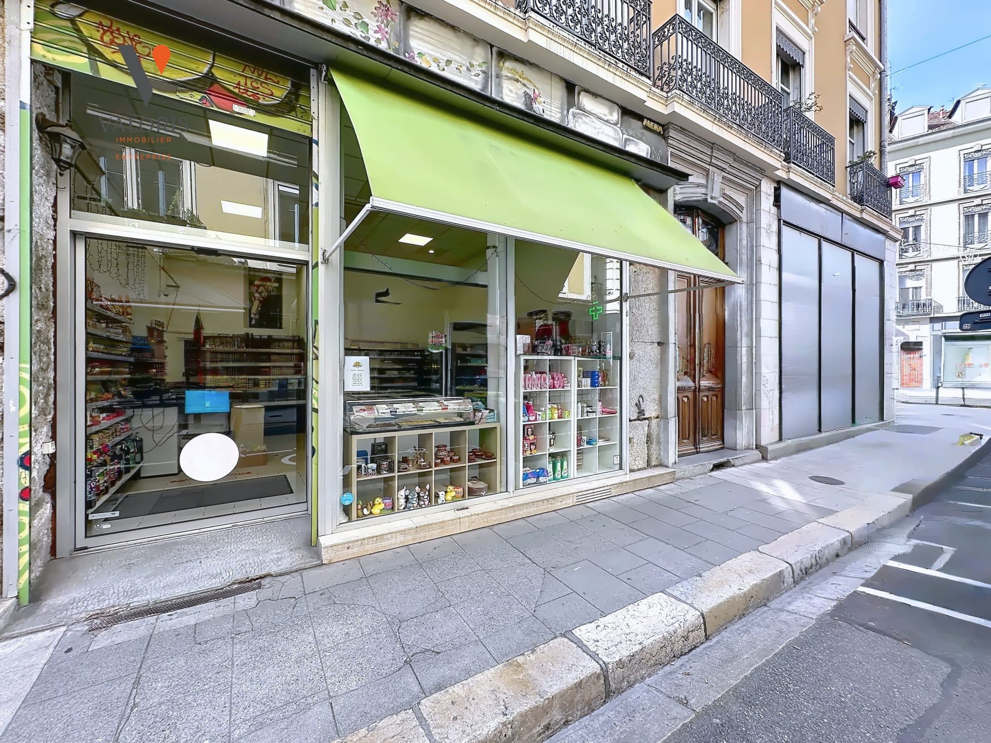 Local commercial · 54 m² · Location — photo 1