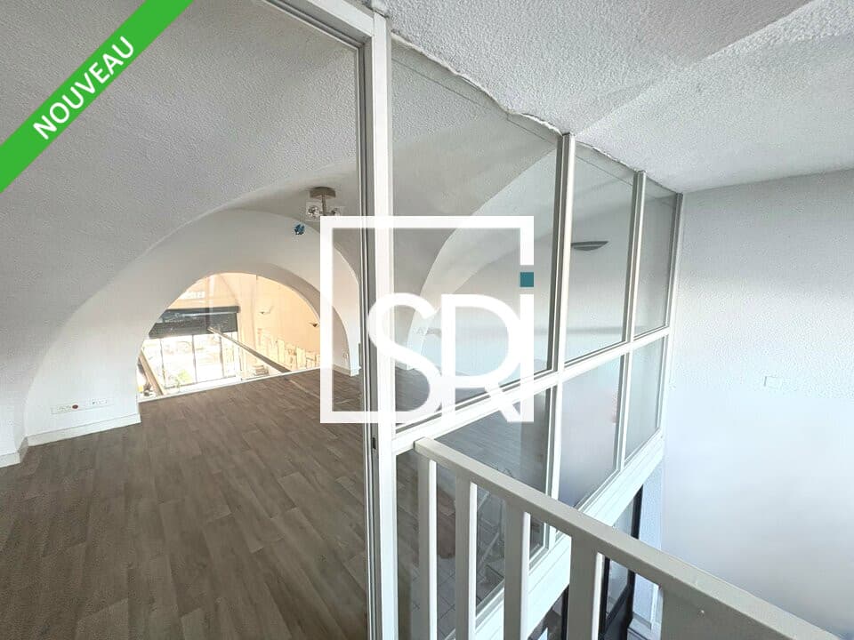 Local commercial · 164 m² · Location — photo 3