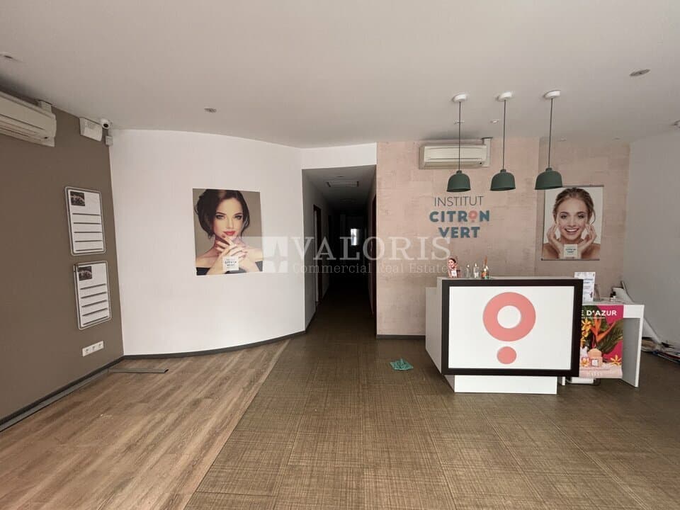 Local commercial · 130 m² · Achat des murs — photo 3