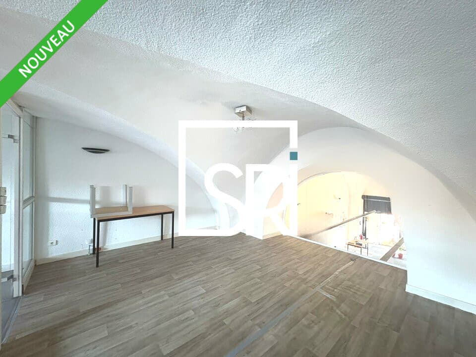 Local commercial · 284 m² · Location — photo 2