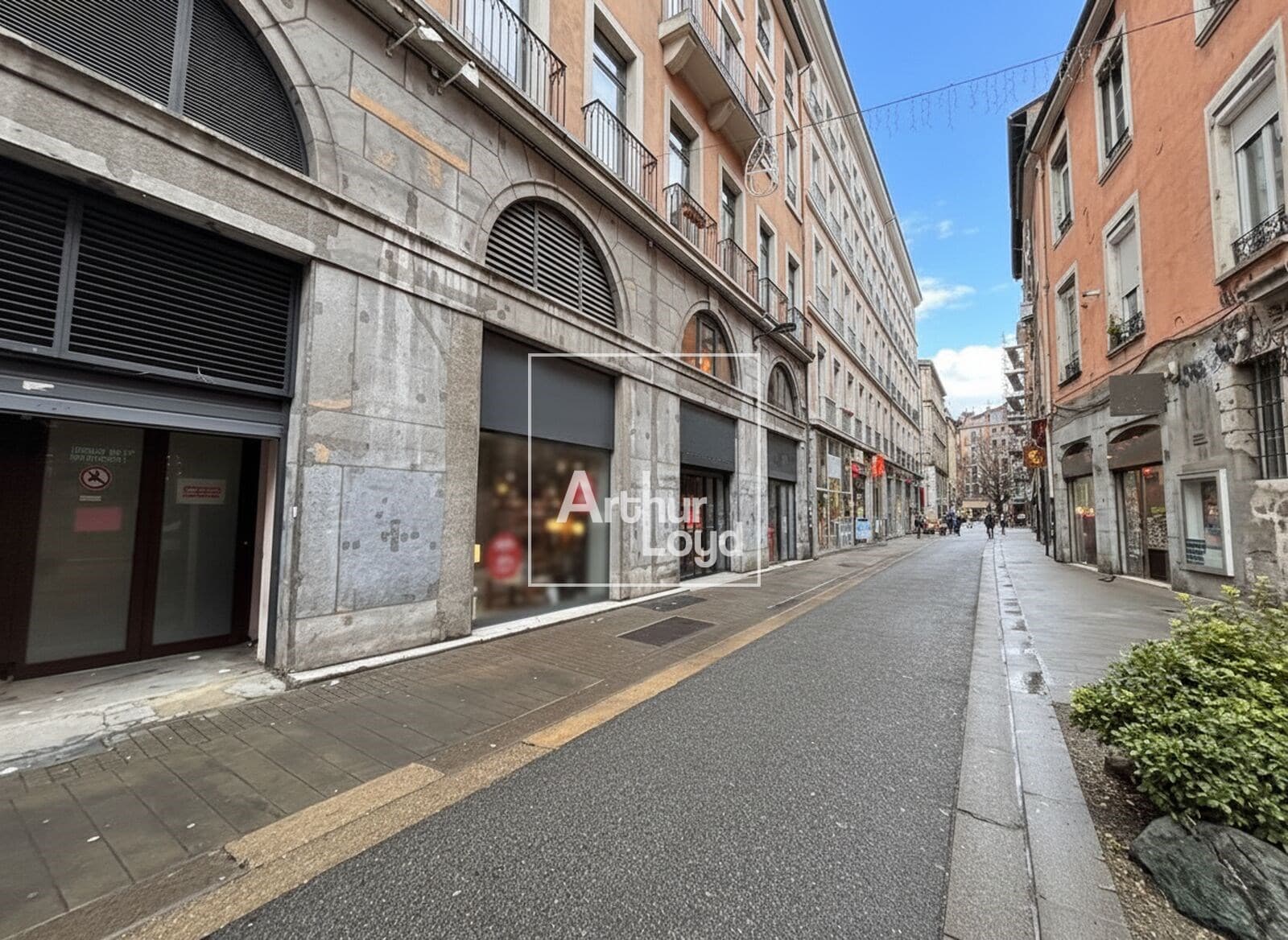 Local commercial · 900 m² · Location — photo 1