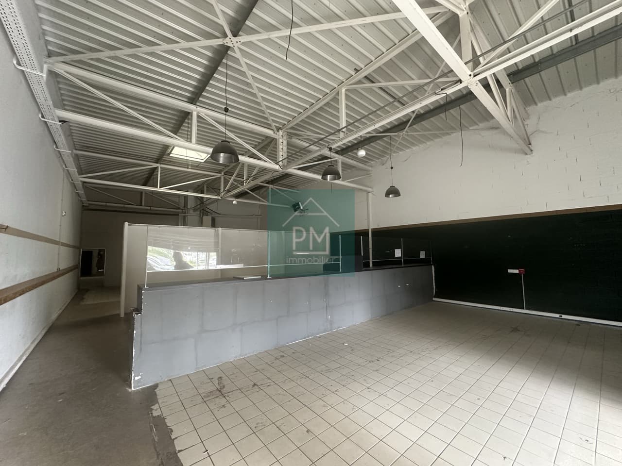 Local commercial · 420 m² · Location — photo 1