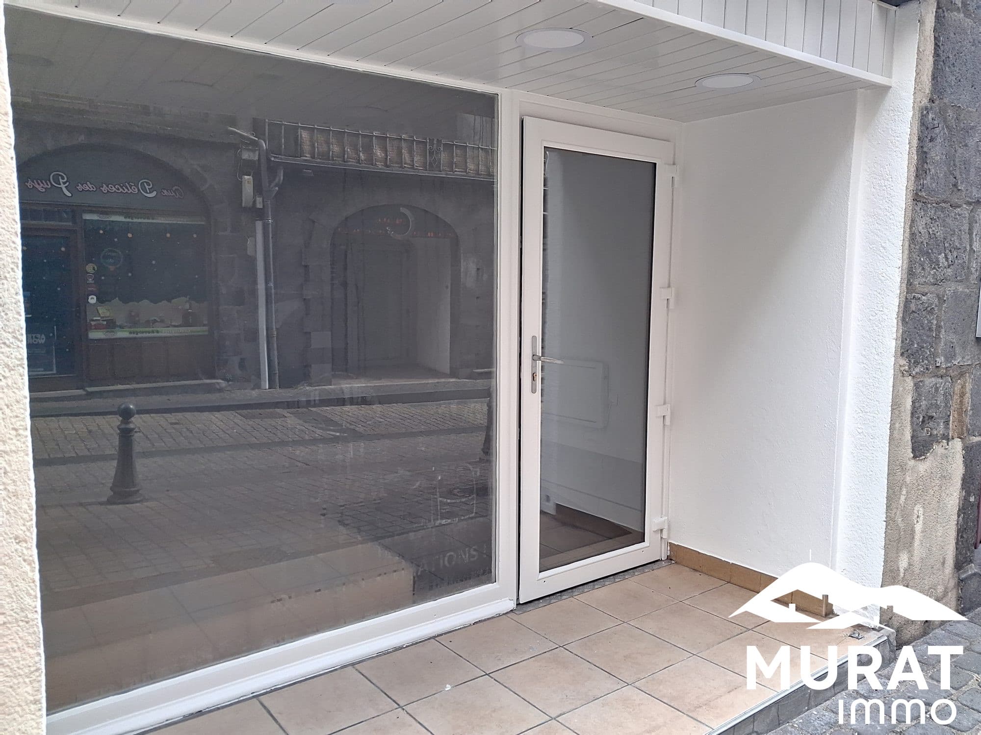 Local commercial · 75 m² · Location — photo 1