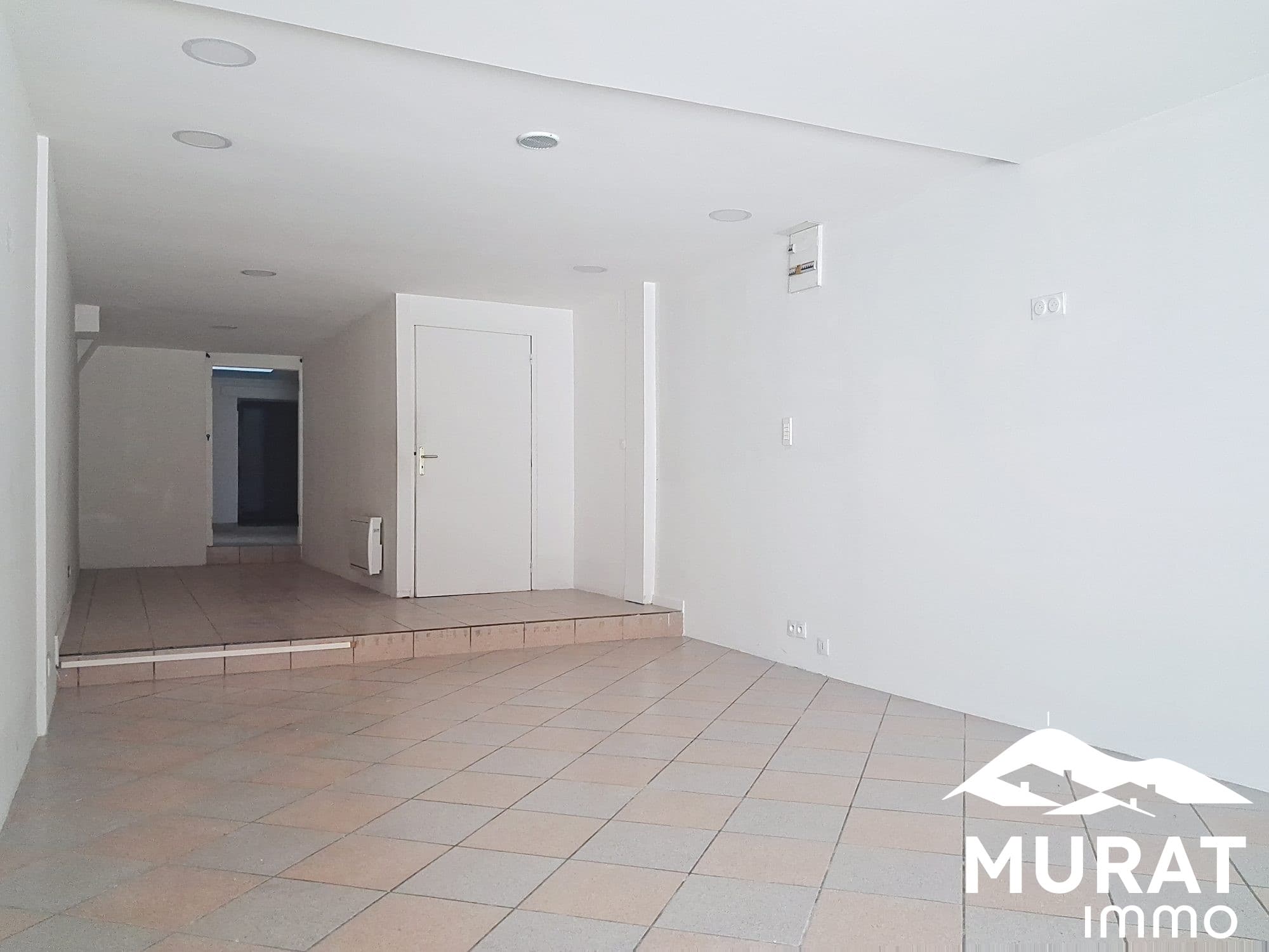 Local commercial · 75 m² · Location — photo 3
