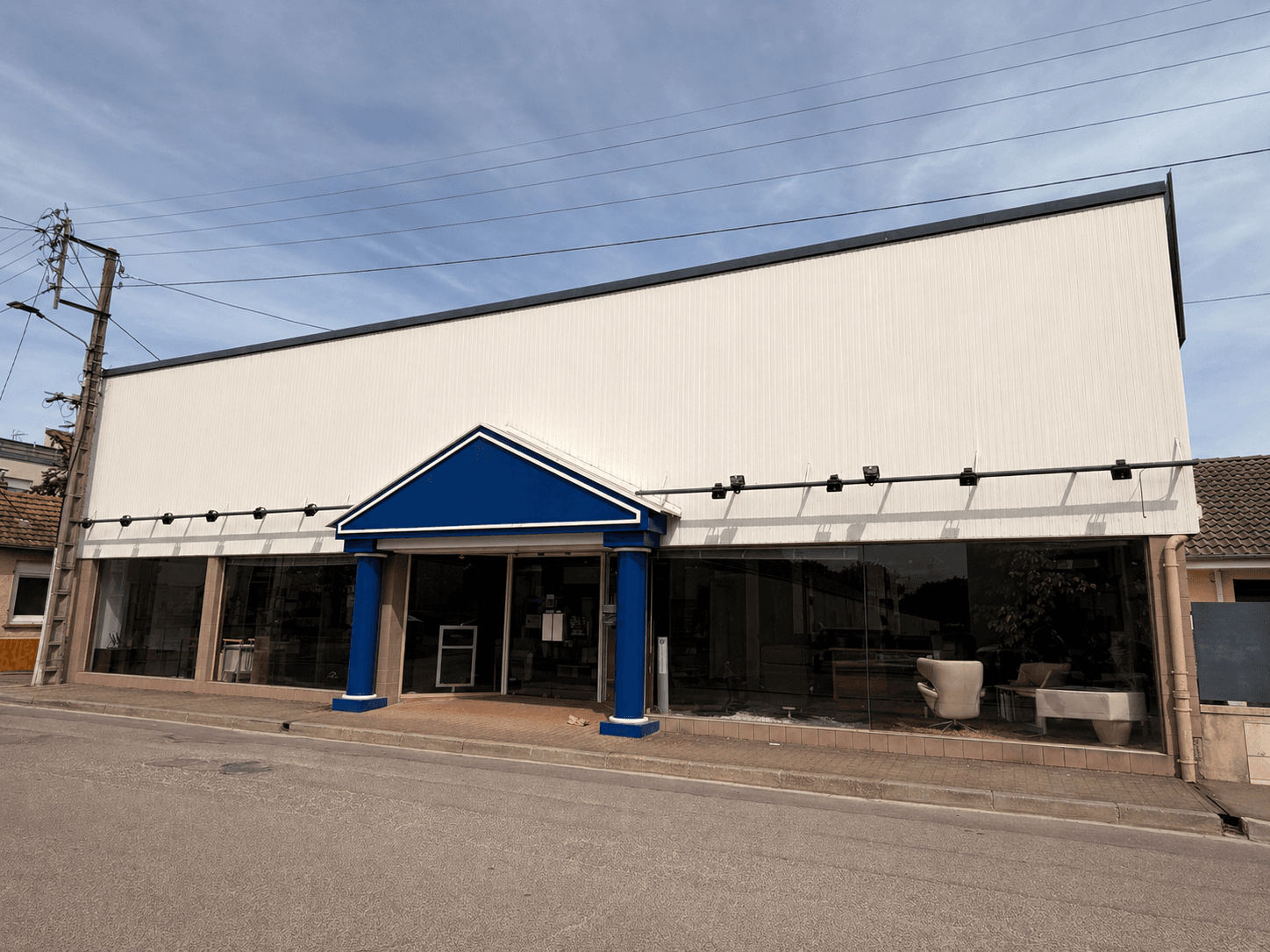 Local commercial · 1000 m² · Achat des murs — photo 2