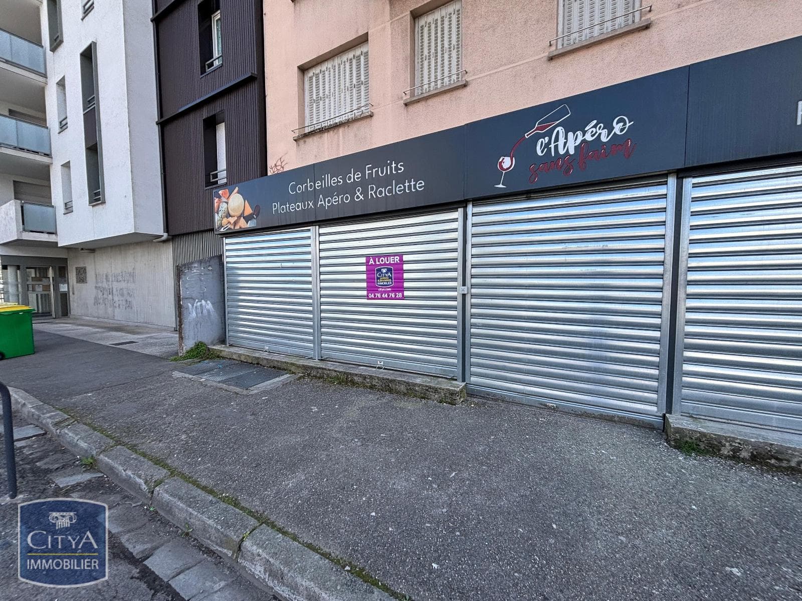 Local commercial · 57 m² · Location — photo 2