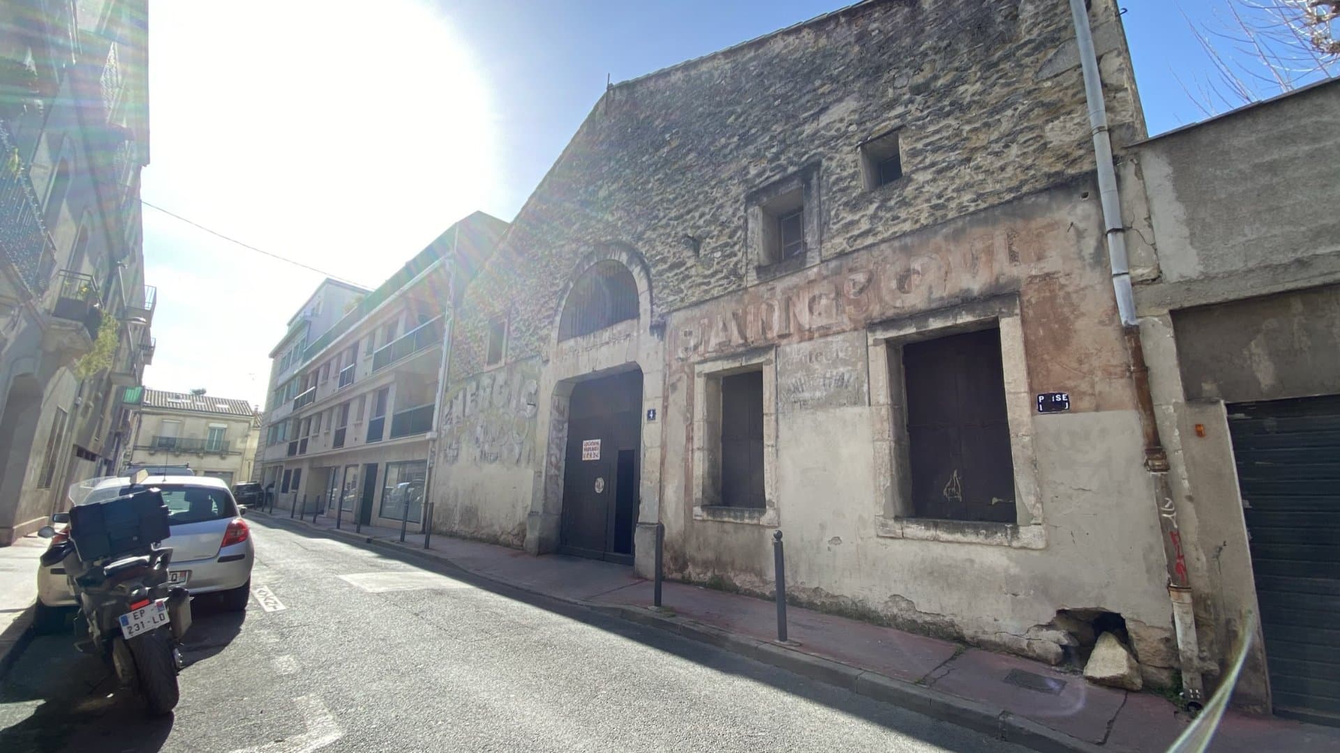 Local commercial · Location — photo 1