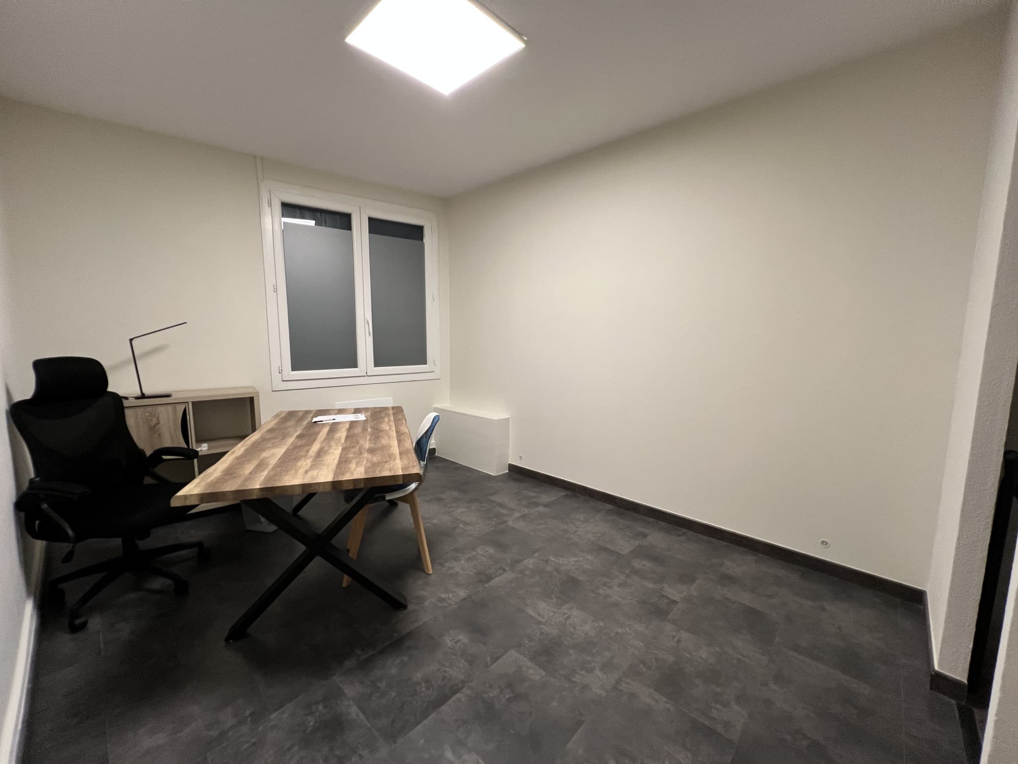 Local commercial · 64 m² · Location — photo 3