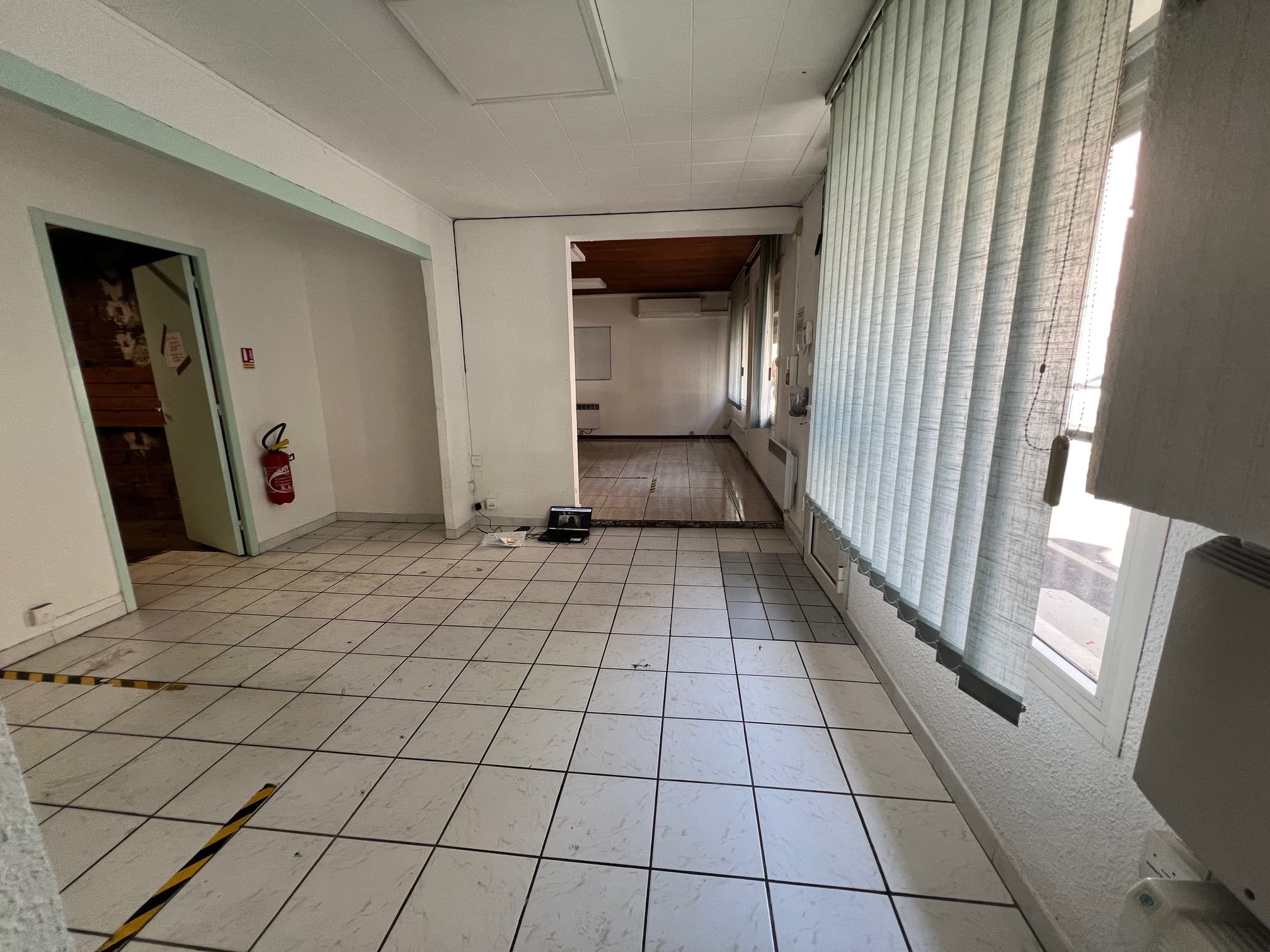 Local commercial · 80 m² · Location — photo 3