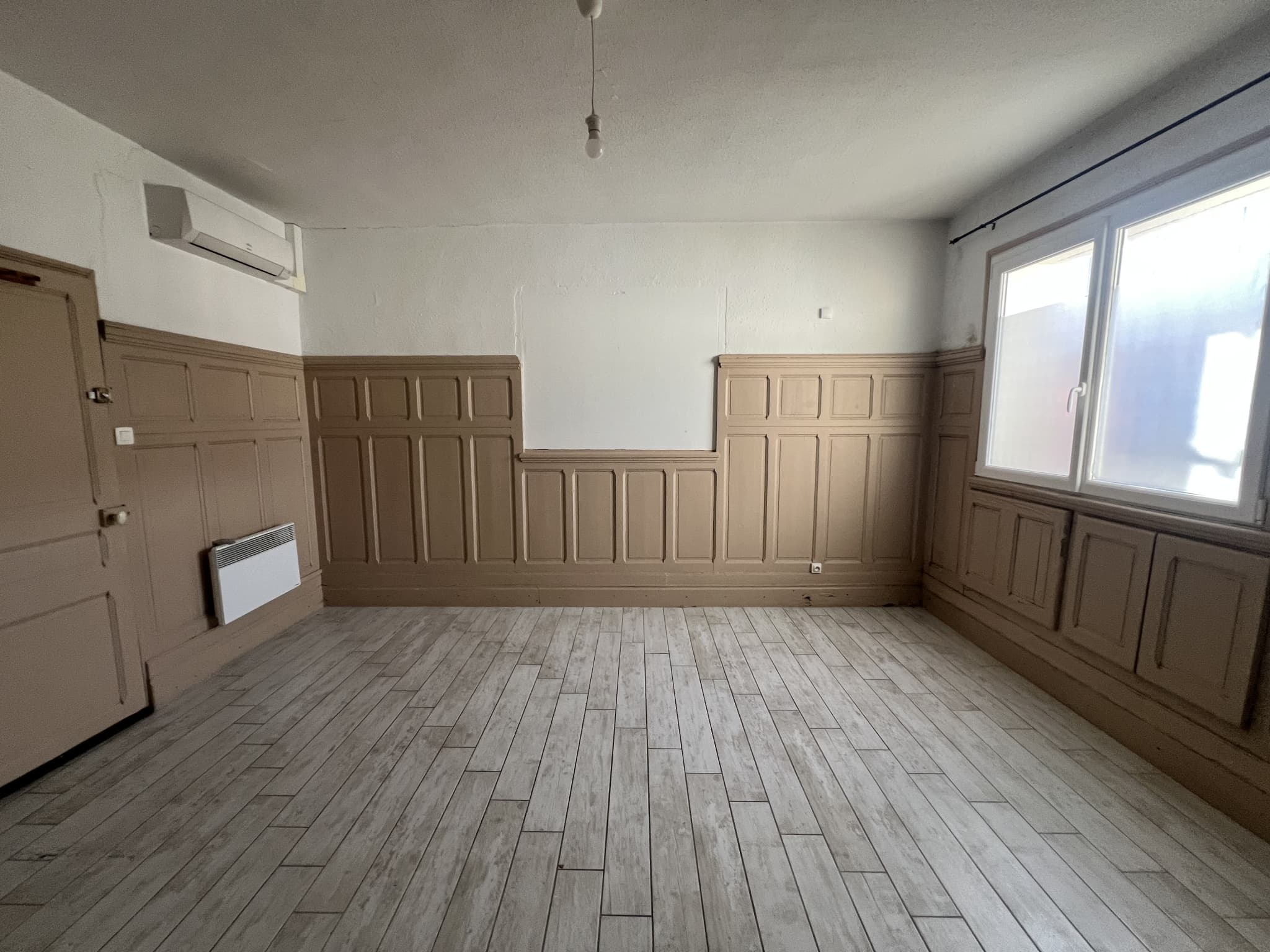 Local commercial · 115 m² · Location — photo 2