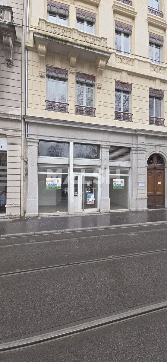 Local commercial · 90 m² · Location — photo 3