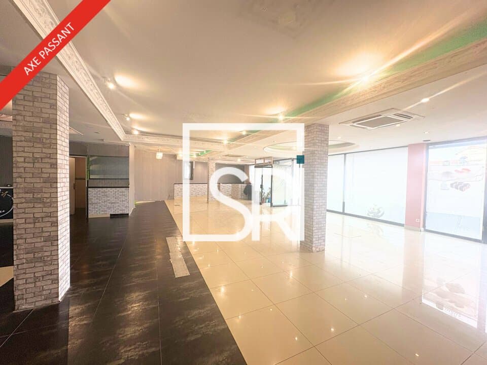 Local commercial · 320 m² · Location — photo 1