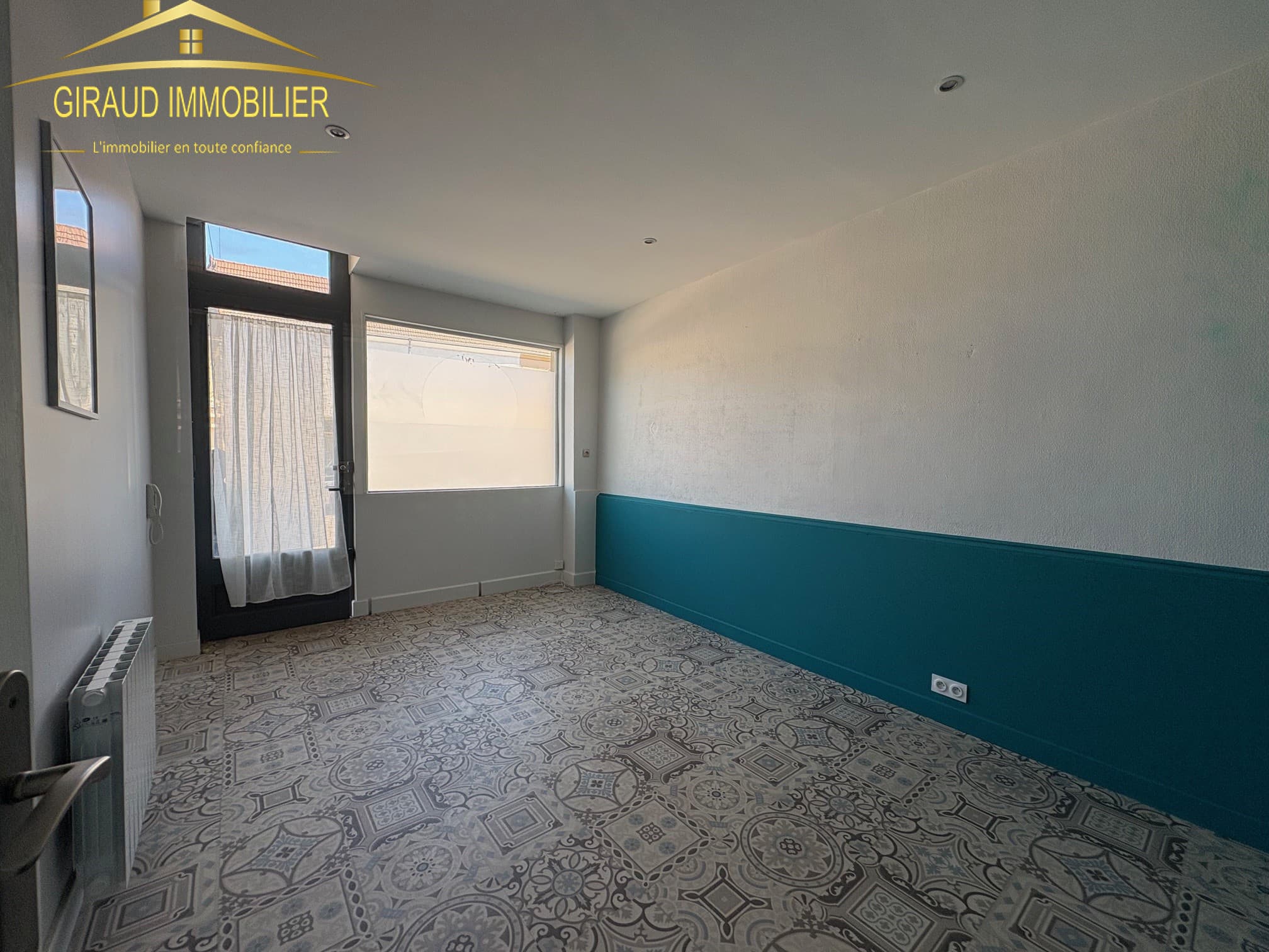 Local commercial · 25 m² · Location — photo 1