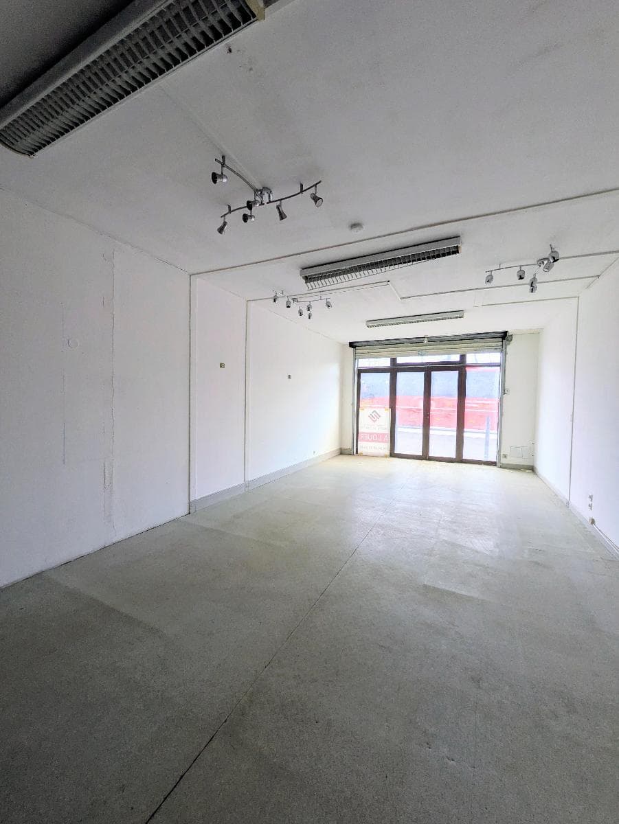 Local commercial · 45 m² · Location — photo 3