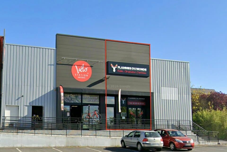 Local commercial · 124 m² · Location — photo 1