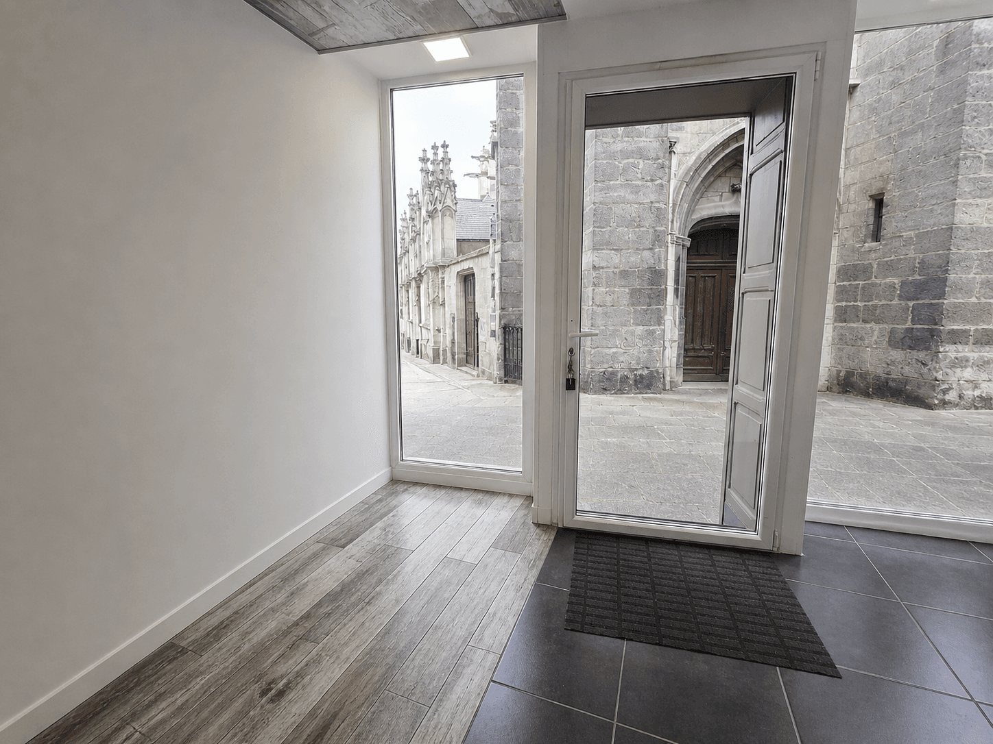 Local commercial · 23 m² · Achat des murs — photo 3
