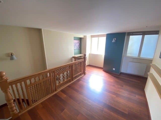 Local commercial · 92 m² · Location — photo 2
