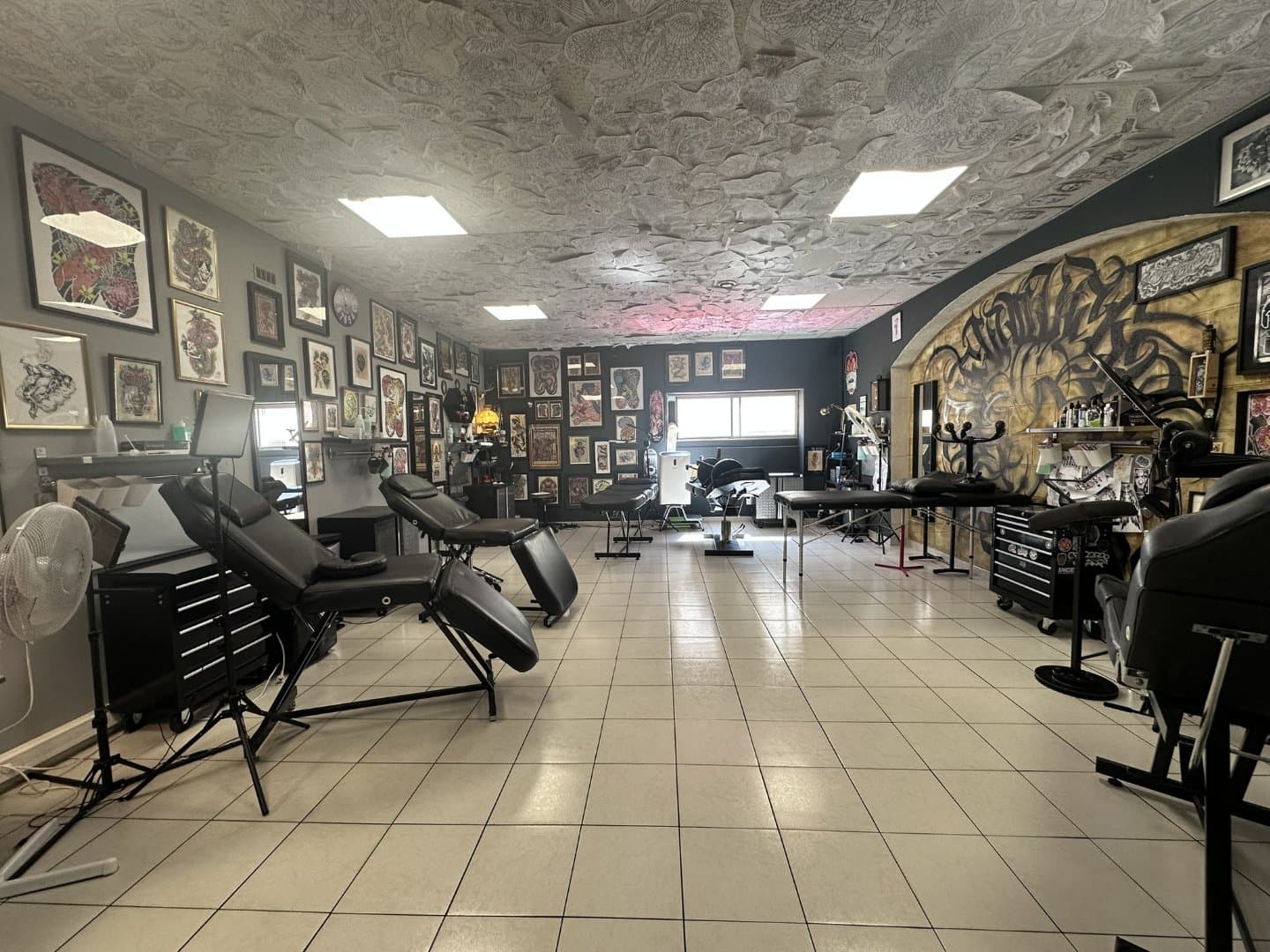 Local commercial · 92 m² · Location — photo 1