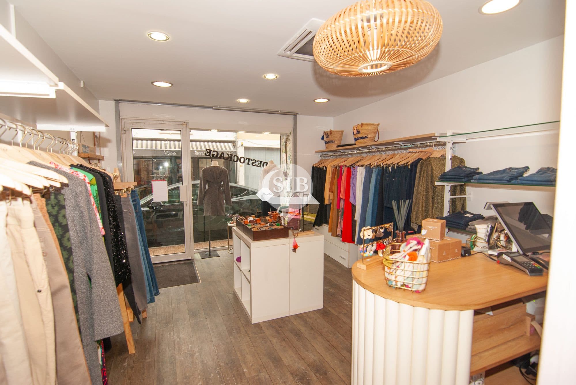 Local commercial · 35 m² · Location — photo 1
