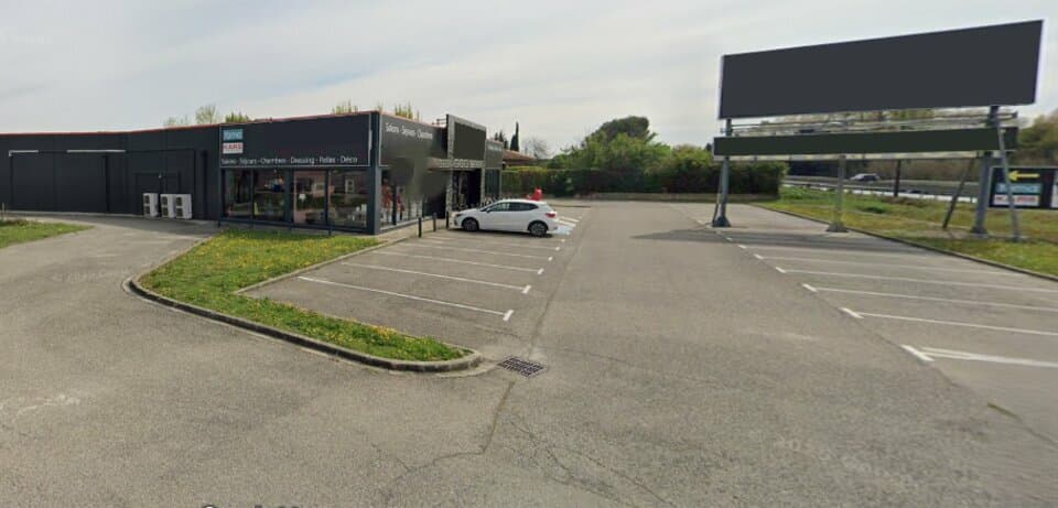 Local commercial · 1200 m² · Location — photo 2