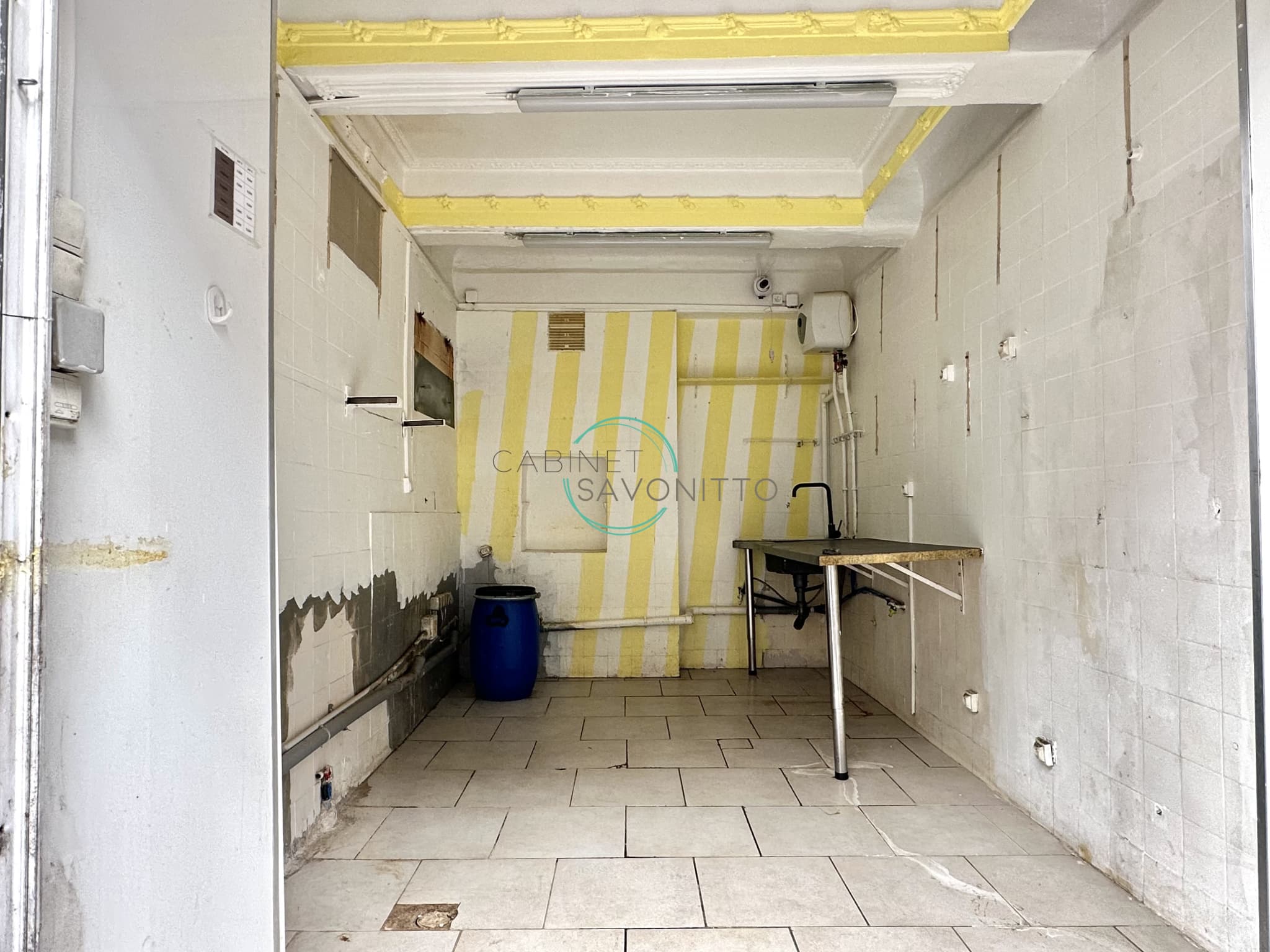 Local commercial · 11 m² · Achat des murs — photo 2