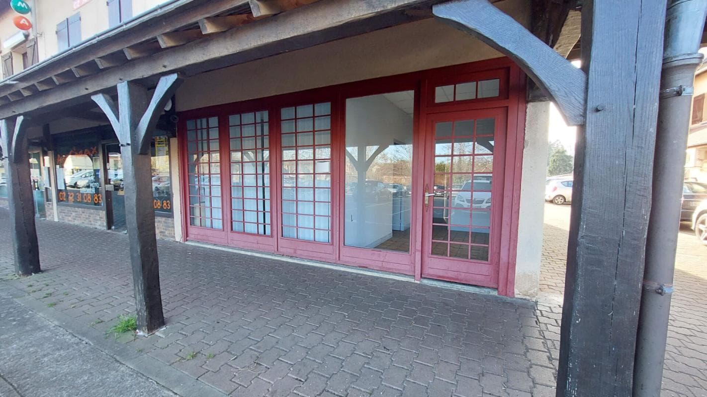 Local commercial · 54 m² · Location — photo 3