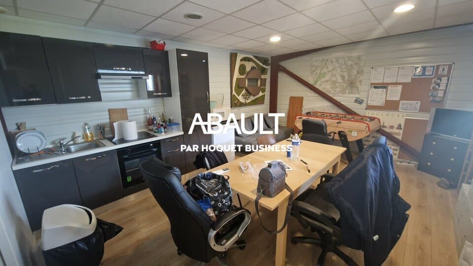 Local commercial · 450 m² · Location — photo 3