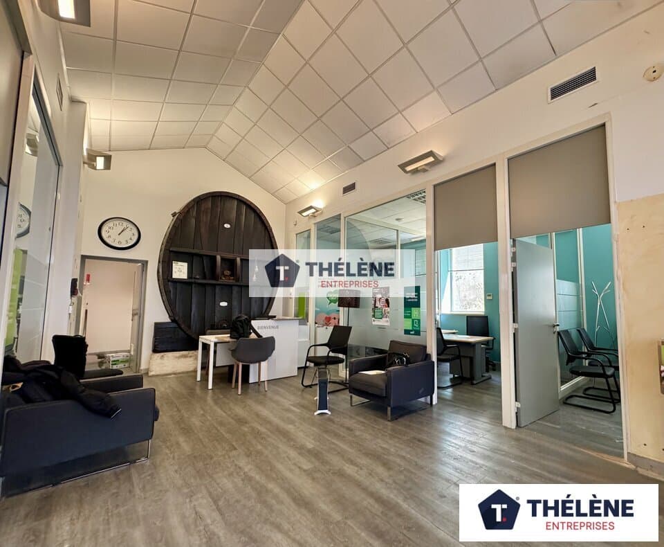 Local commercial · 204 m² · Location — photo 1
