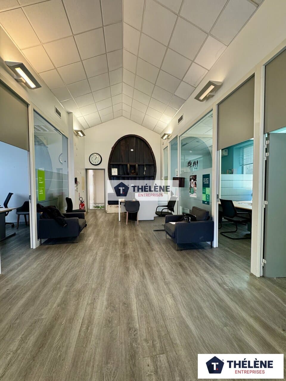 Local commercial · 204 m² · Location — photo 2