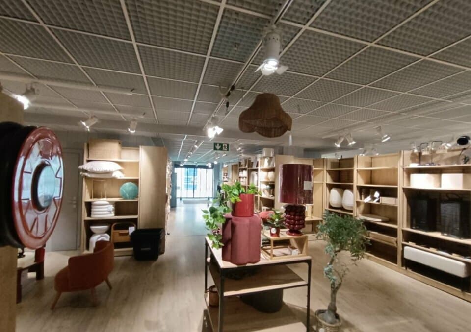 Local commercial · 900 m² · Location — photo 2
