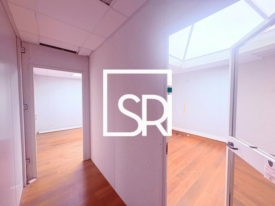 Local commercial · 1130 m² · Location — photo 3