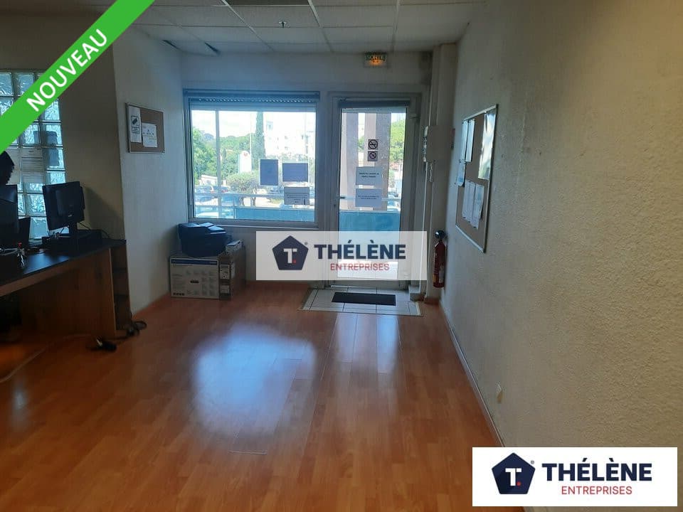 Local commercial · 63 m² · Location — photo 1