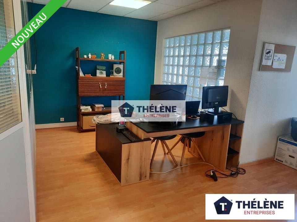 Local commercial · 63 m² · Location — photo 2