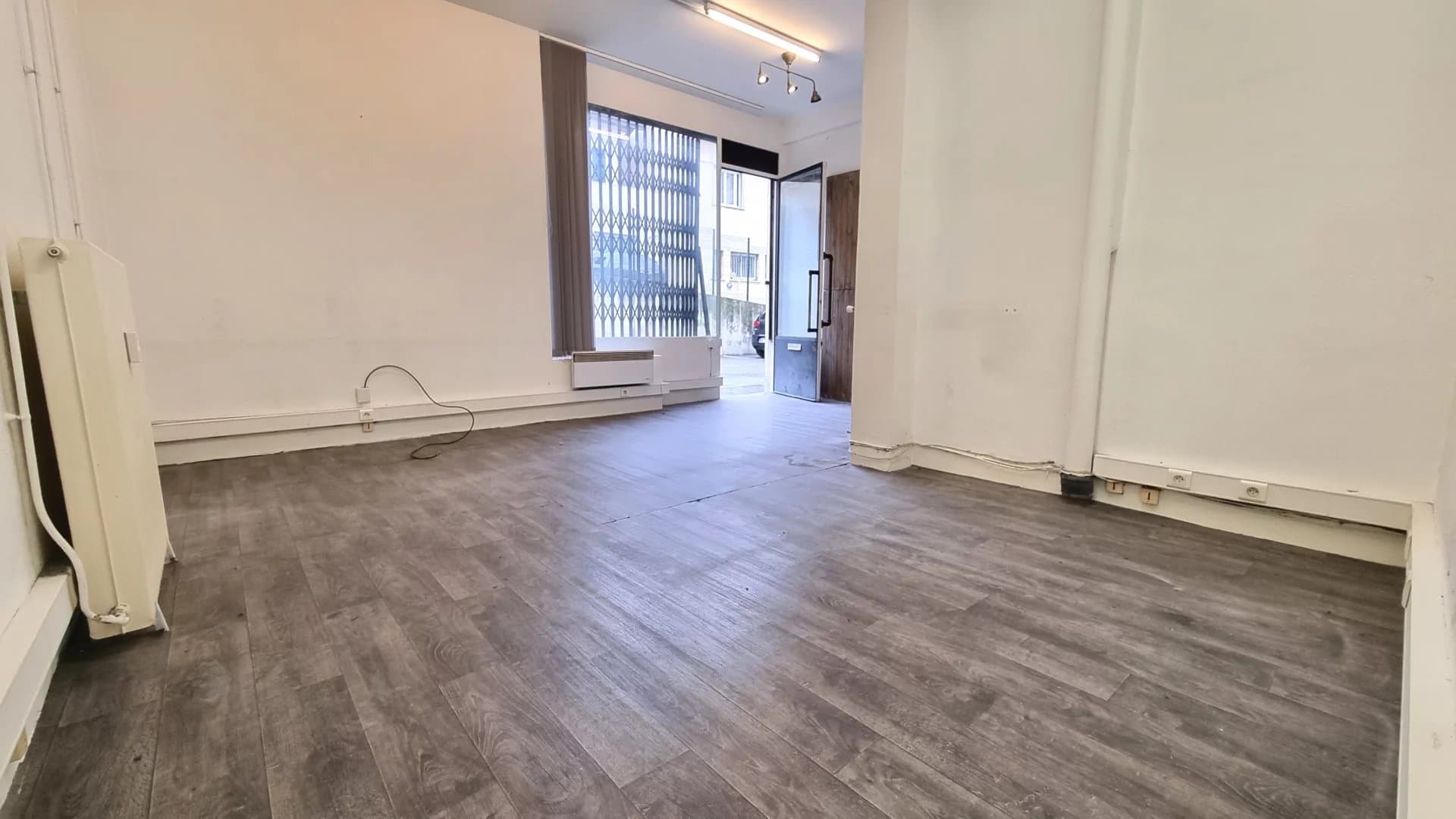 Local commercial · 28 m² · Location — photo 1